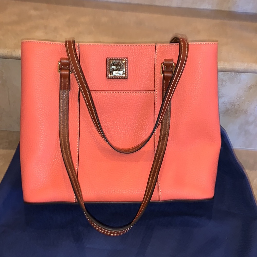 DOONEY & BOURKE ITALIAN LEATHER SHOULDER BAG💗🛍️⭐️🎀💌💗